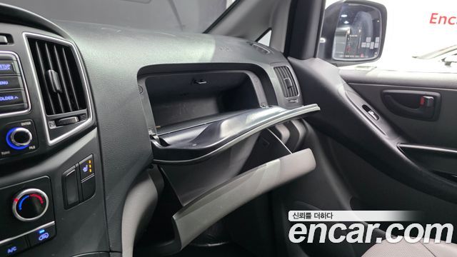 Hyundai Grand Starex Van 5-Seater Smart 2021 — фото 18