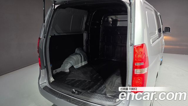 Hyundai Grand Starex Van 5-Seater Smart 2021 — фото 20