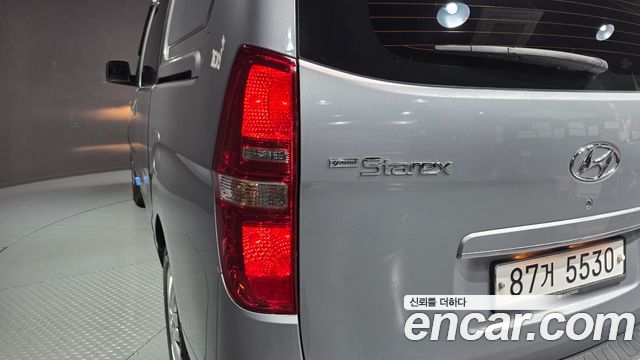 Hyundai Grand Starex Van 5-Seater Smart 2021 — фото 23