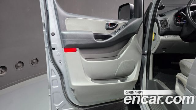 Hyundai Grand Starex Van 5-Seater Smart 2021 — фото 24
