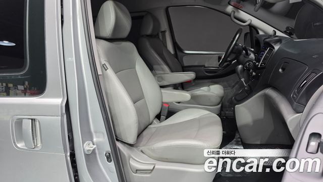 Hyundai Grand Starex Van 5-Seater Smart 2021 — фото 26