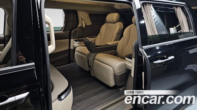 Kia Carnival (IV) HEV 4-Seater Hi Limousine Signature 2025 — фото 26