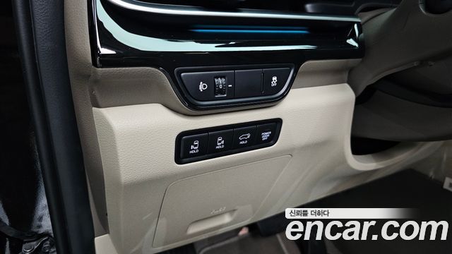 Kia Carnival (IV) HEV 4-Seater Hi Limousine Signature 2025 — фото 29