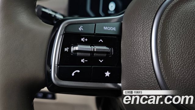 Kia Carnival (IV) HEV 4-Seater Hi Limousine Signature 2025 — фото 30