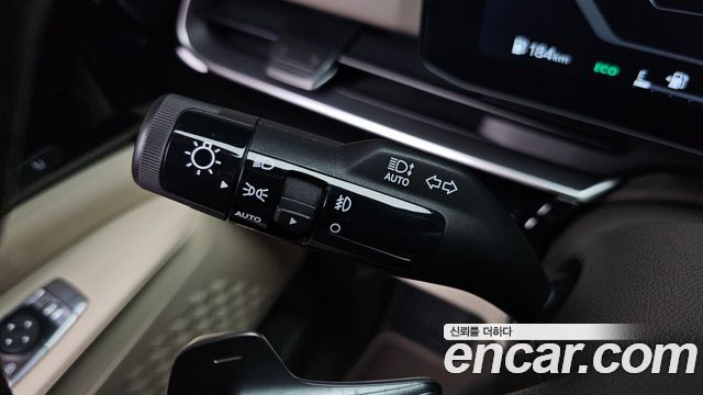Kia Carnival (IV) HEV 4-Seater Hi Limousine Signature 2025 — фото 31