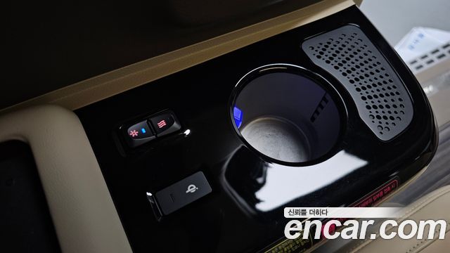 Kia Carnival (IV) HEV 4-Seater Hi Limousine Signature 2025 — фото 34