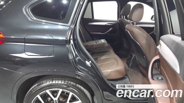 BMW X1 (F48) xDrive 20i M Sport 2022 — фото 11
