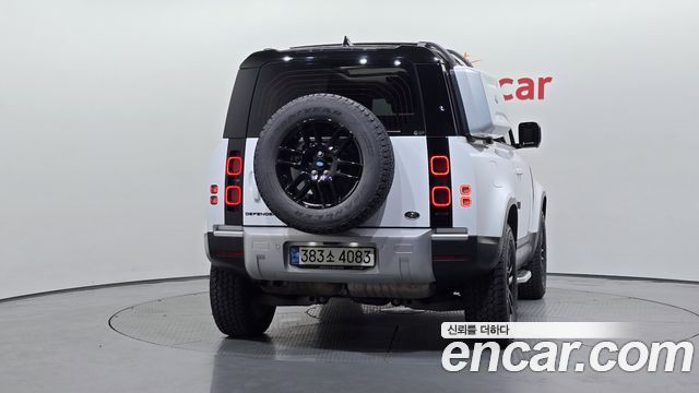 Land Rover Defender (L663) 90 D250 S 2022 — фото 4
