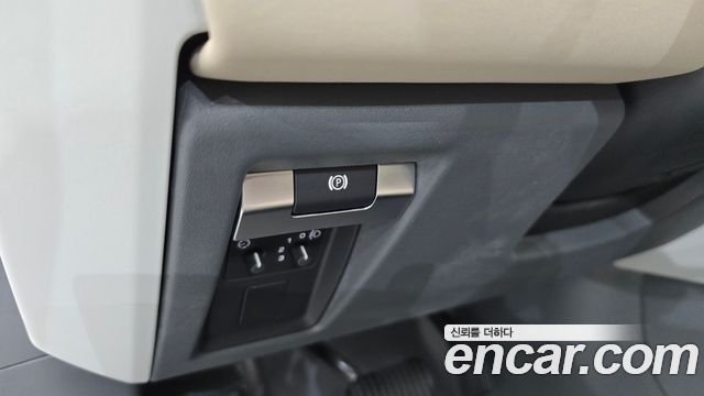 Land Rover Defender (L663) 90 D250 S 2022 — фото 28