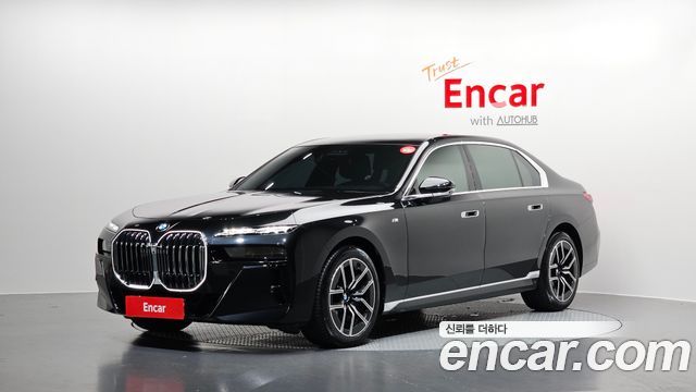 BMW 7 Series (G70) 740i sDrive M Sport 2023 — фото 1