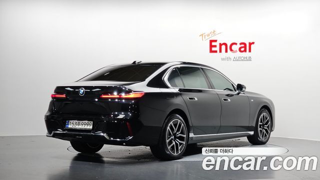 BMW 7 Series (G70) 740i sDrive M Sport 2023 — фото 2