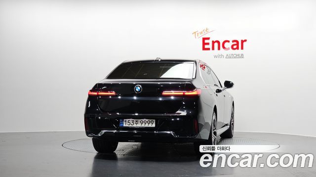 BMW 7 Series (G70) 740i sDrive M Sport 2023 — фото 4