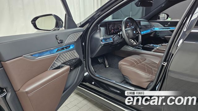 BMW 7 Series (G70) 740i sDrive M Sport 2023 — фото 10