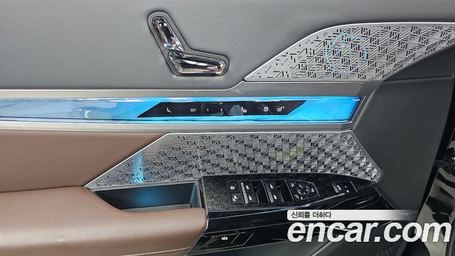 BMW 7 Series (G70) 740i sDrive M Sport 2023 — фото 28