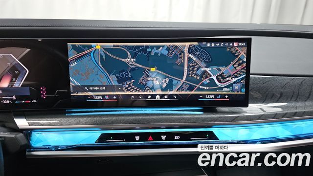 BMW 7 Series (G70) 740i sDrive M Sport 2023 — фото 34