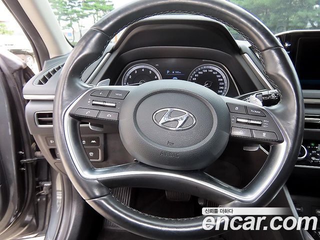 Hyundai Sonata (DN8) 1.6 Turbo Premium Family 2021 — фото 8