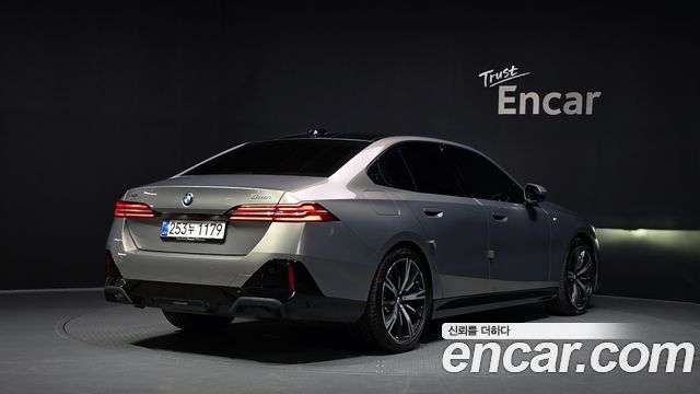 BMW 5 Series (G60) 530i xDrive M Sport 2025 — фото 2
