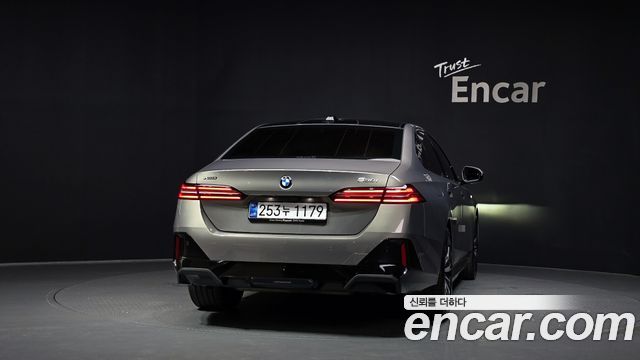 BMW 5 Series (G60) 530i xDrive M Sport 2025 — фото 4