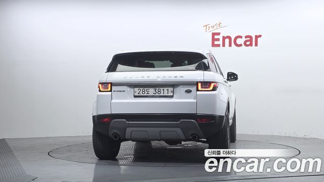 Land Rover Range Rover Evoque 2.0 TD4 SE 2018 — фото 4