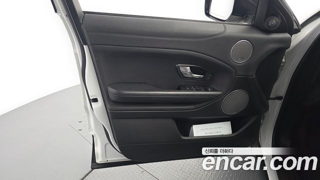 Land Rover Range Rover Evoque 2.0 TD4 SE 2018 — фото 24