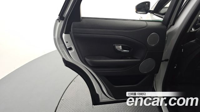 Land Rover Range Rover Evoque 2.0 TD4 SE 2018 — фото 25