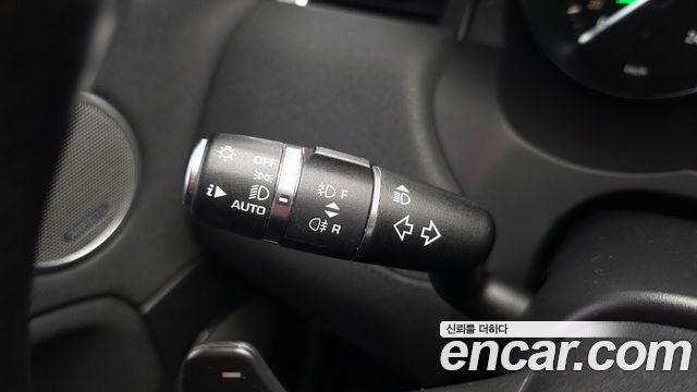 Land Rover Range Rover Evoque 2.0 TD4 SE 2018 — фото 27