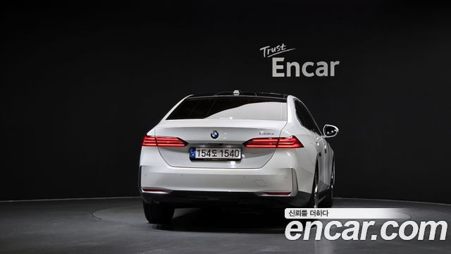 BMW 5 Series (G60) 523d 2024 — фото 4