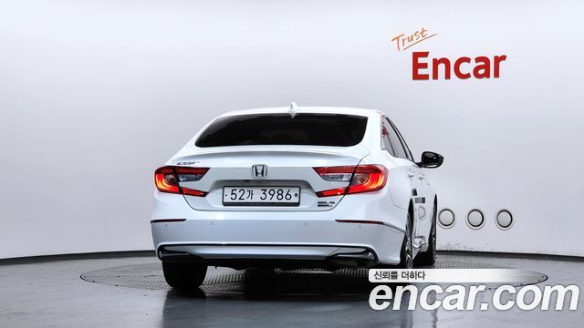 Honda Accord (X) 2.0 Hybrid Touring 2018 — фото 4