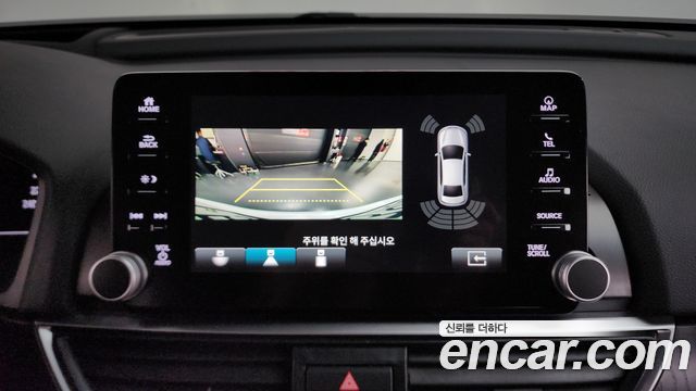 Honda Accord (X) 2.0 Hybrid Touring 2018 — фото 19
