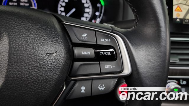 Honda Accord (X) 2.0 Hybrid Touring 2018 — фото 20