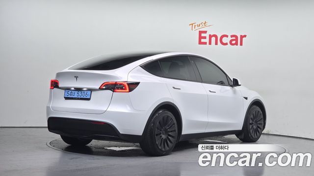 Tesla Model Y RWD 2024 — фото 2