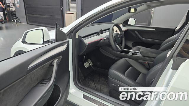 Tesla Model Y RWD 2024 — фото 10