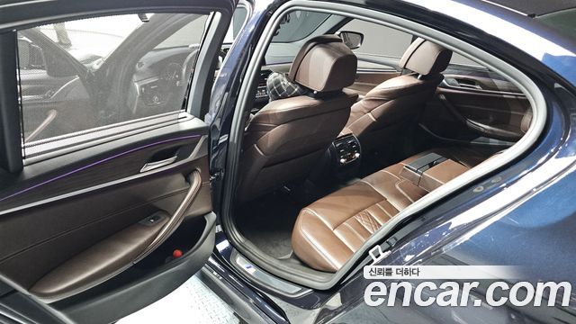 BMW 5 Series (G30) 520d xDrive M Sport Package Plus 2018 — фото 15