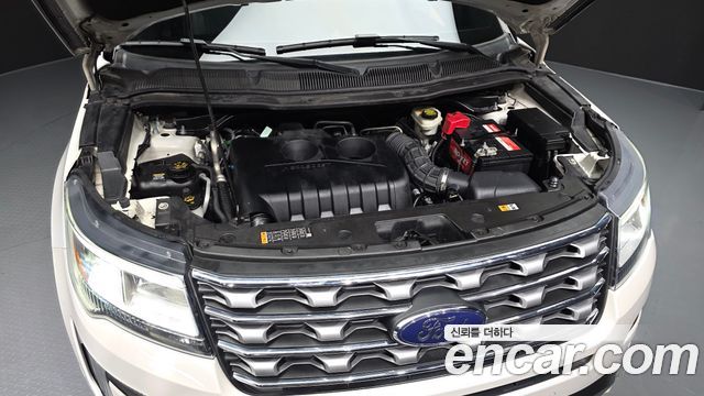 Ford Explorer 2.3 Limited 4WD 5th 2017 — фото 6