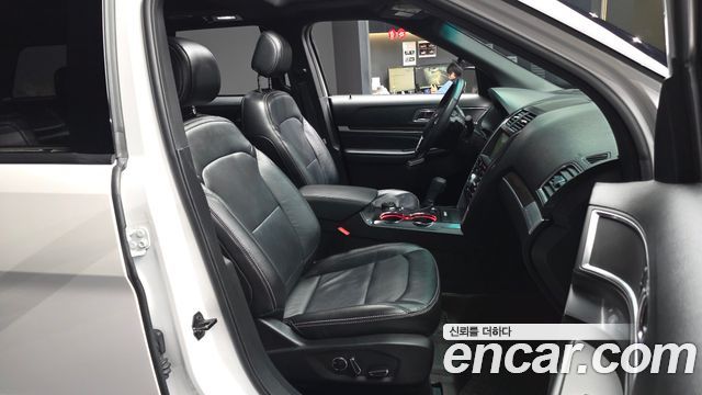 Ford Explorer 2.3 Limited 4WD 5th 2017 — фото 11
