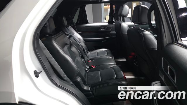 Ford Explorer 2.3 Limited 4WD 5th 2017 — фото 12