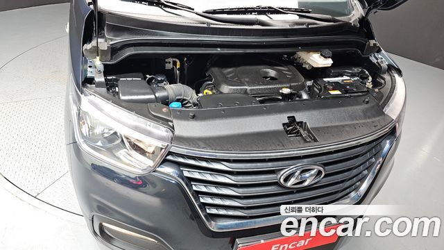 Hyundai Grand Starex Van 5-Seater Style 2021 — фото 6