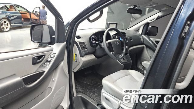 Hyundai Grand Starex Van 5-Seater Style 2021 — фото 10