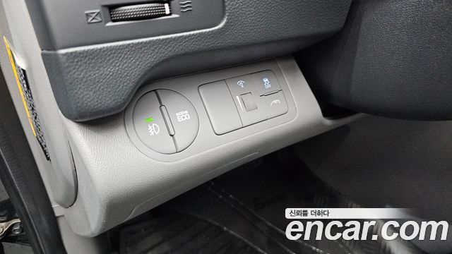 Hyundai Grand Starex Van 5-Seater Style 2021 — фото 14