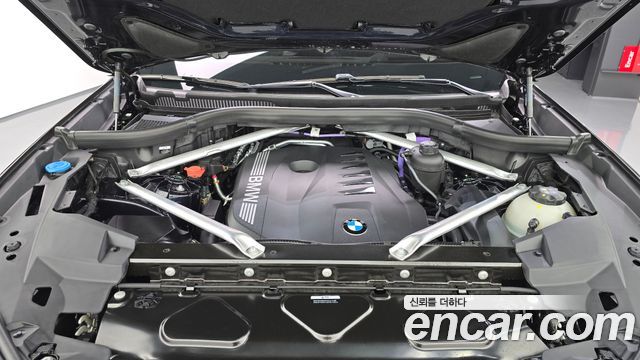 BMW X6 (G06) xDrive40i M Sport 2025 — фото 6