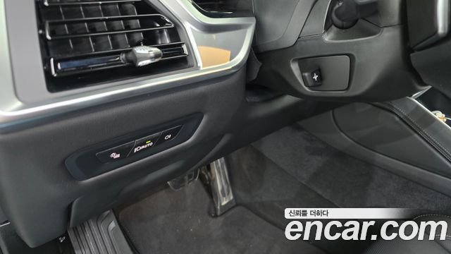 BMW X6 (G06) xDrive40i M Sport 2025 — фото 28