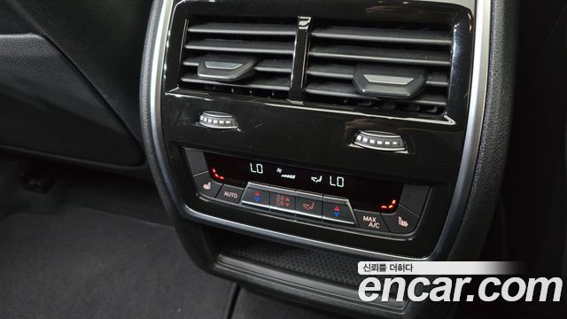 BMW X6 (G06) xDrive40i M Sport 2025 — фото 31