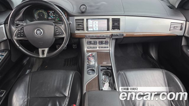Jaguar XF 2.2D Luxury X250 2012 — фото 7