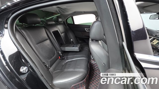 Jaguar XF 2.2D Luxury X250 2012 — фото 19