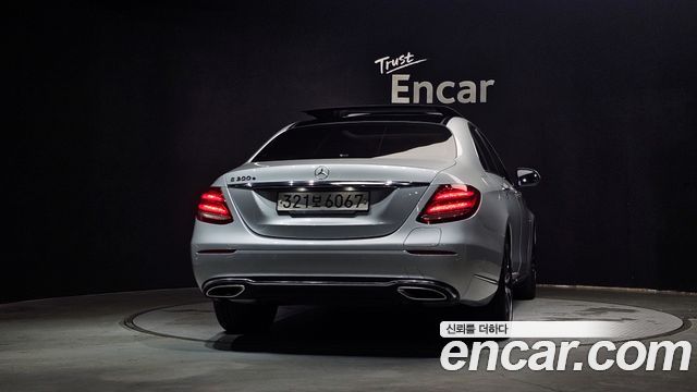 Mercedes-Benz E-Class (W213) E300e Exclusive 2019 — фото 4