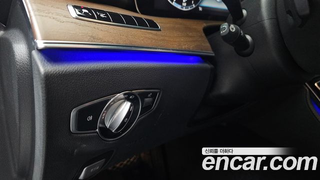 Mercedes-Benz E-Class (W213) E300e Exclusive 2019 — фото 27