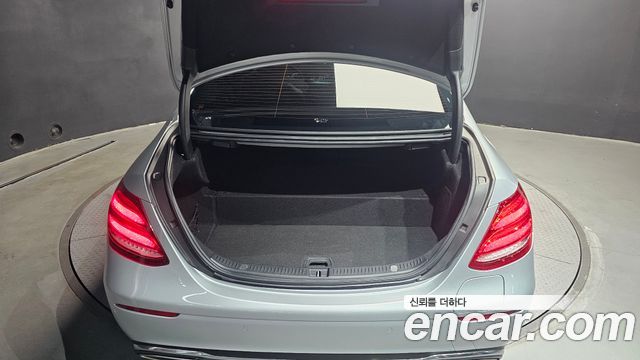 Mercedes-Benz E-Class (W213) E300e Exclusive 2019 — фото 34