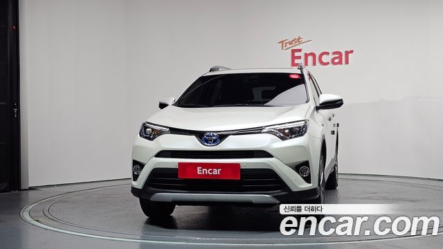 Toyota RAV4 2.5 4WD Hybrid 4th 2017 — фото 3