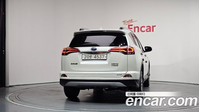 Toyota RAV4 2.5 4WD Hybrid 4th 2017 — фото 4