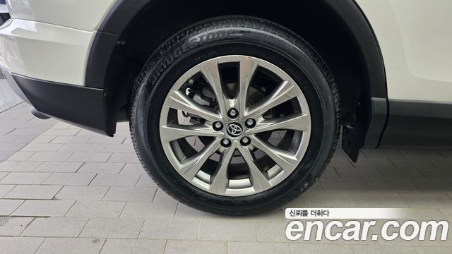 Toyota RAV4 2.5 4WD Hybrid 4th 2017 — фото 5